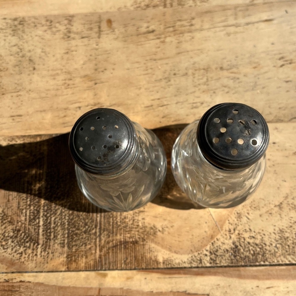 Vintage Etched Glass Salt and Pepper Shakers Sterling Silver Tops Floral Set - Picture 3 of 5
